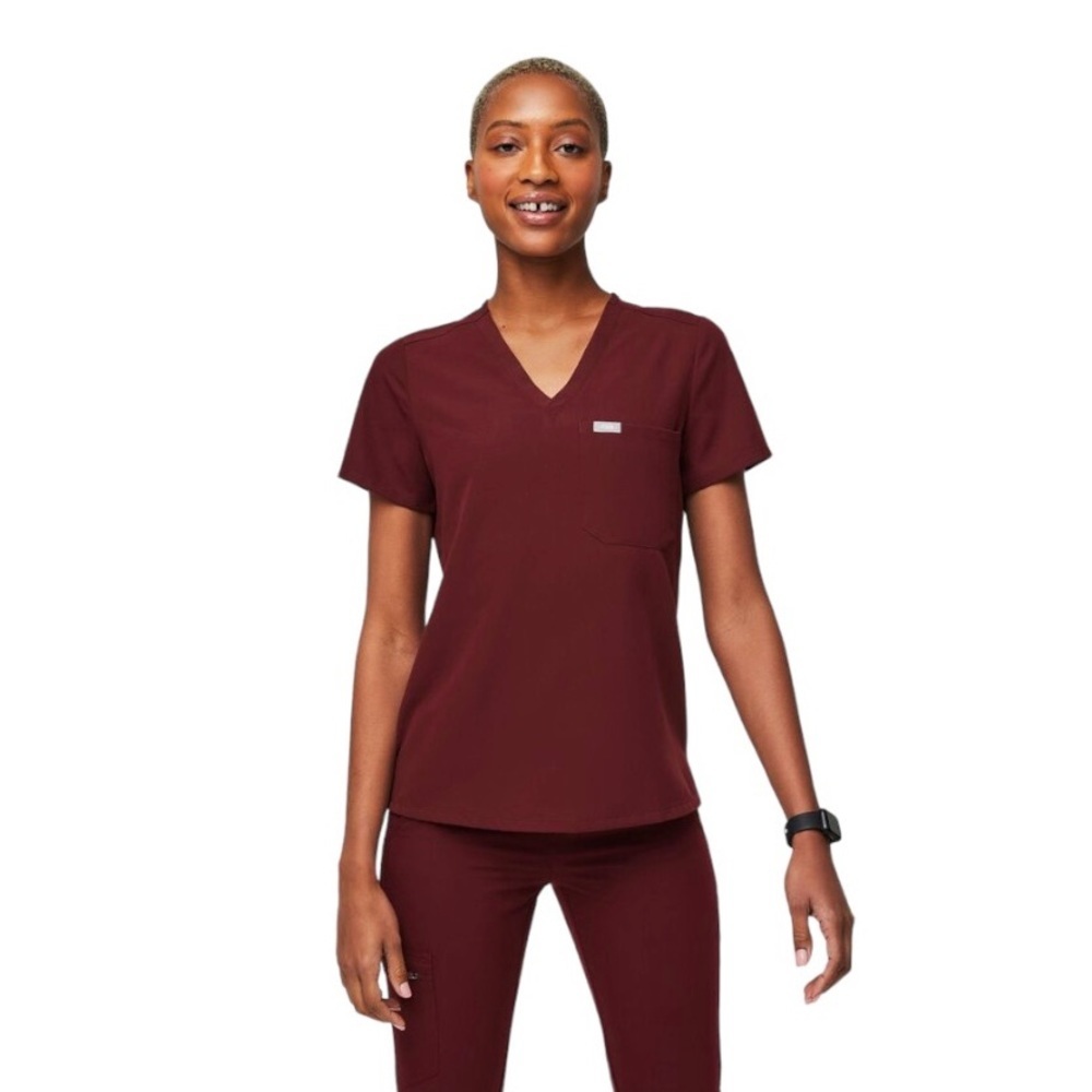 FIGS‎ Catarina One Pocket Scrub Top Women’s XXS Burgundy FIONx Medical Uniform